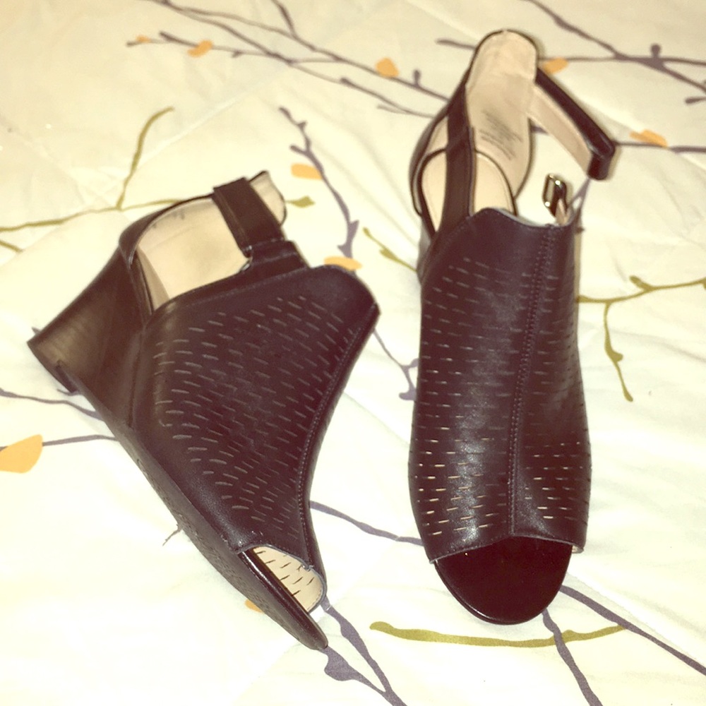 Adrienne Vittadini booties